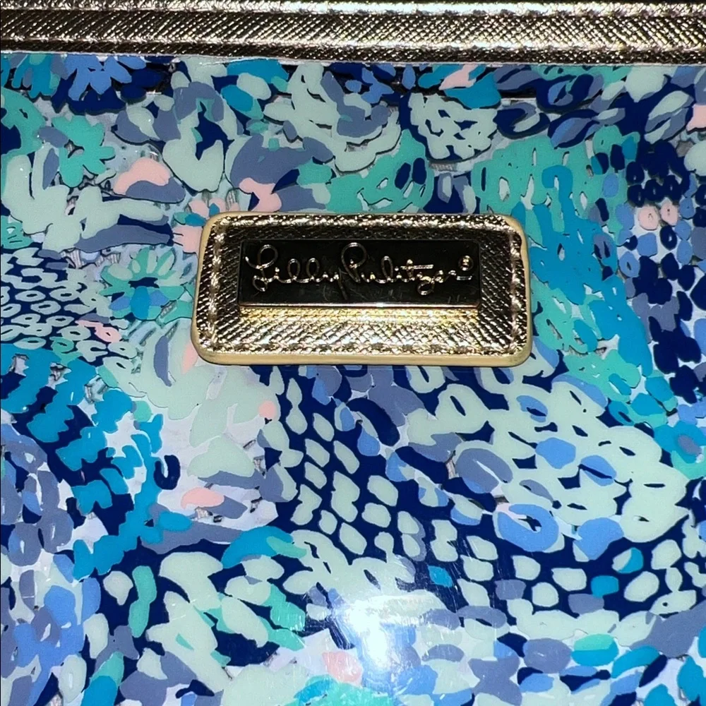 Lilly Pulitzer Blue and Teal Patterned Cosmetic Bag - Picture 2 of 4